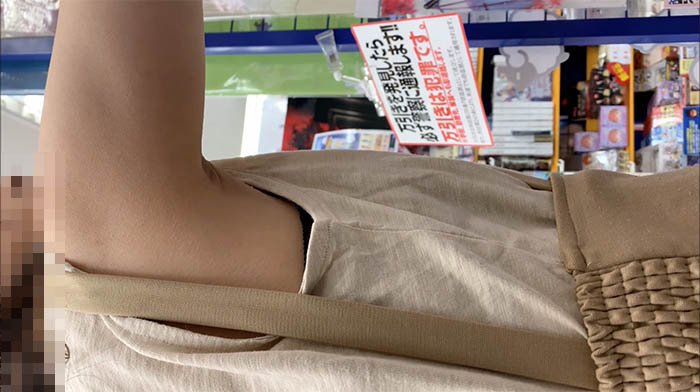【おっぱい痴漢】アイドル級の学生さんのおっぱい、お尻を指でプニプニ、逃げるまでモミモミ！！-004
