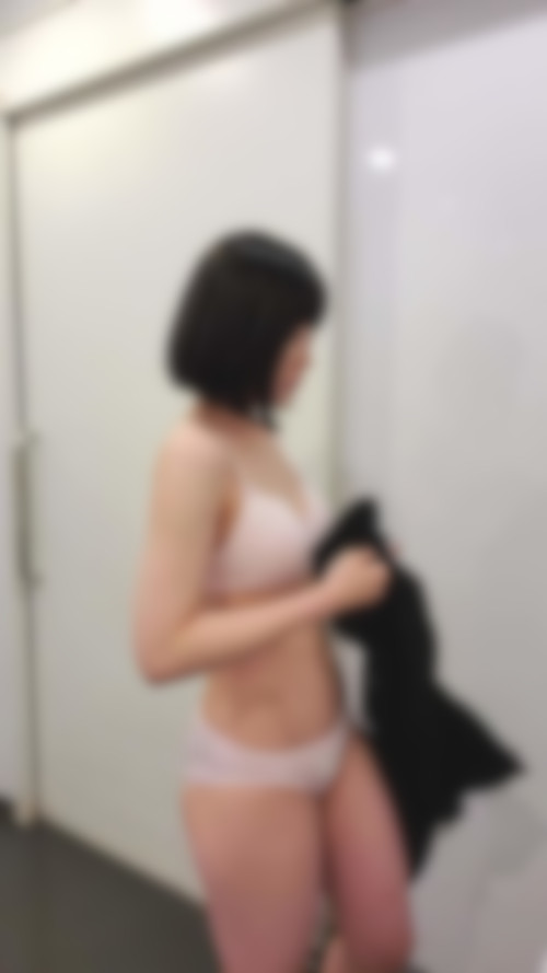 【朝のエレベーター盗撮16日分と着替え盗撮】ねんいち32　お父さんとお出かけDAYなんて良い娘さんですね-010