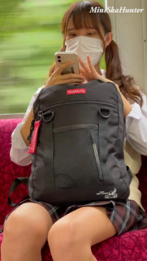 JK盗撮日記24 赤チェックミニスカ美脚JKを電車内で盗撮-002