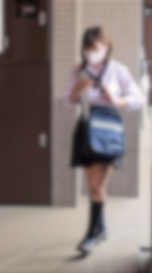 【30分超】毎朝盗撮してたロリ可愛いぷっくりまんまんjkがパンツを見せつけてくるようになった。no75-001
